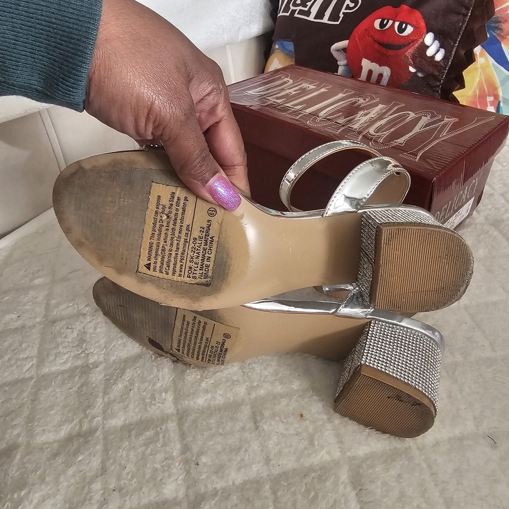 Delicacy Silver Glitter Block Heel Sandals - Picture 5 of 9